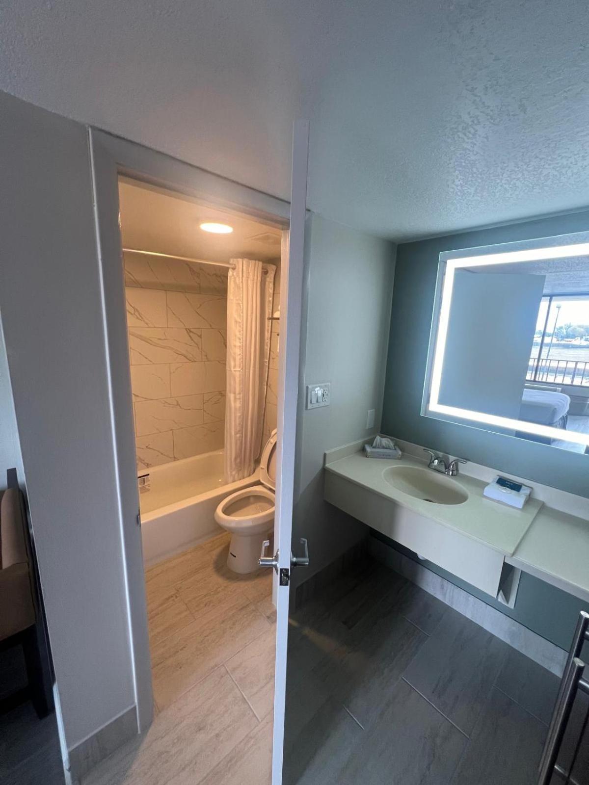 Rodeway Inn Davenport-Champions Gate Room photo